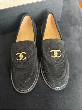 CHANEL Black Suede Quilted CC-Emblem Loafers